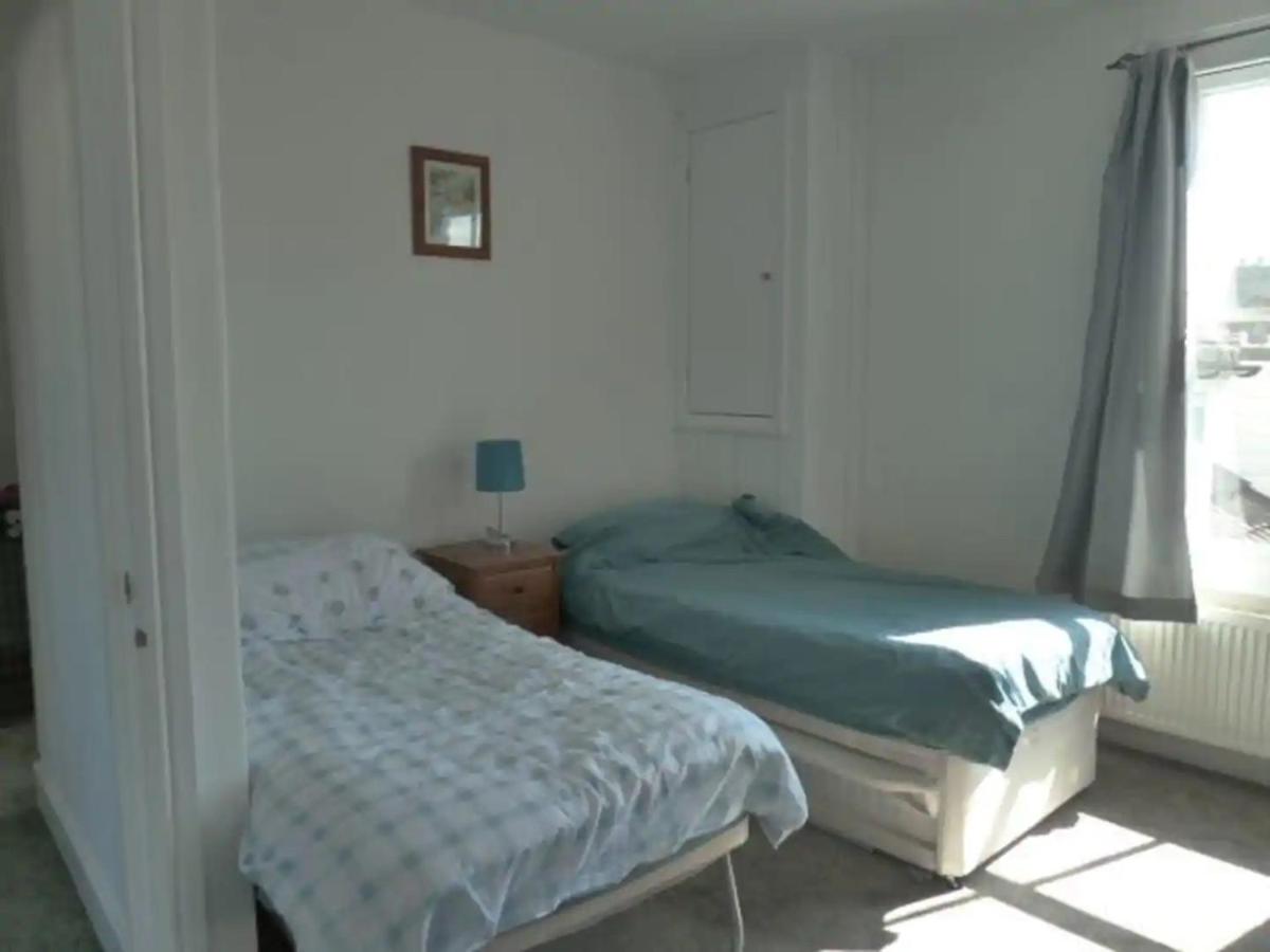 Top floor flat with sea view - Housity
