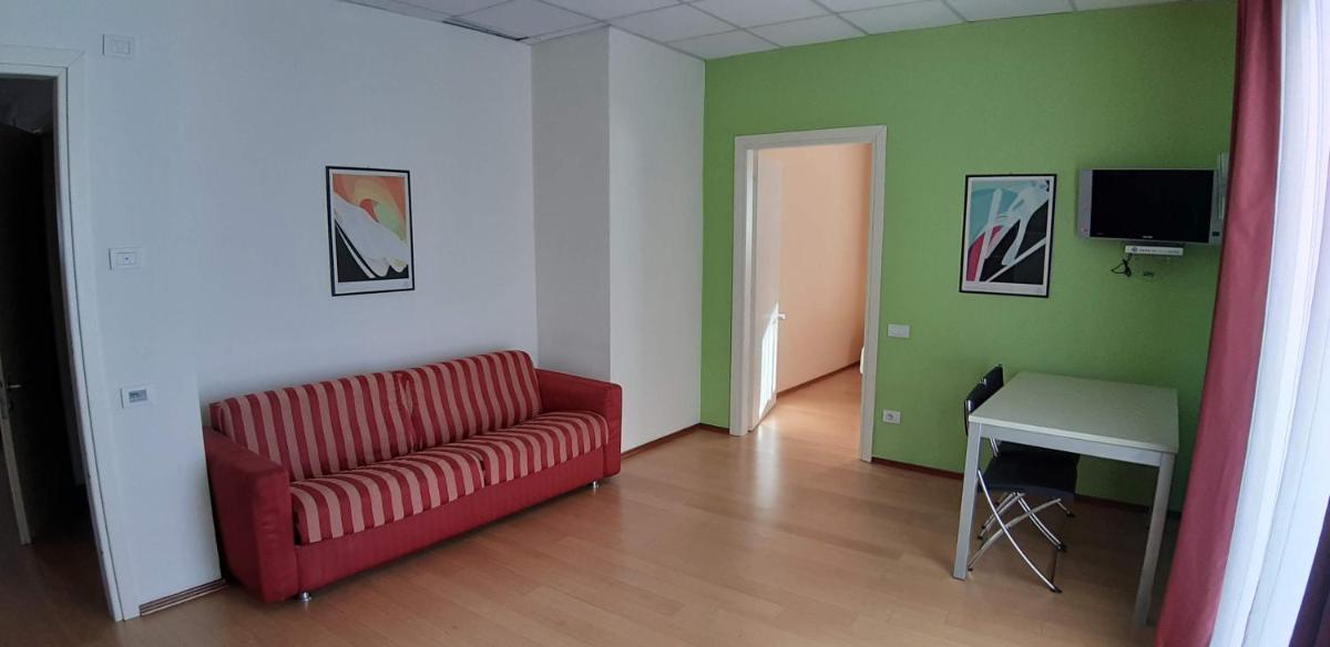 Hotel Lago Losetta - Housity