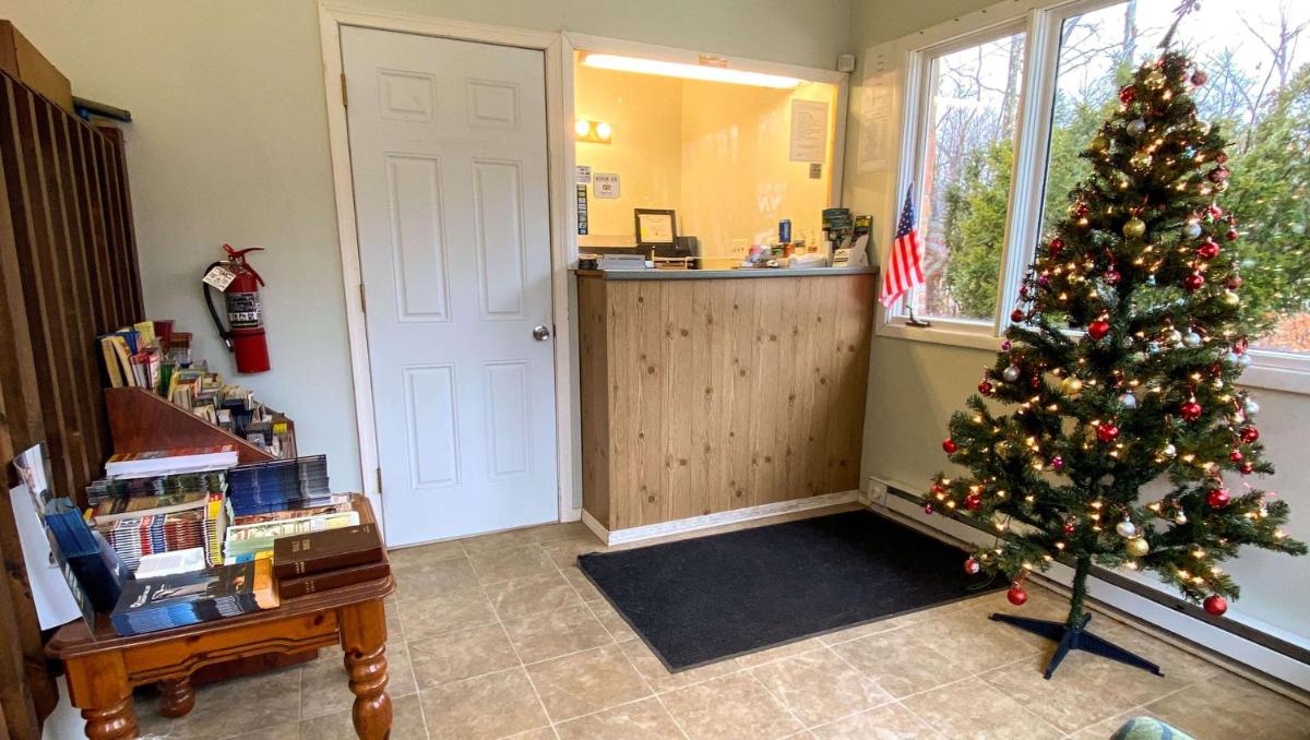 Country Place Inn and Suites White Haven - Housity