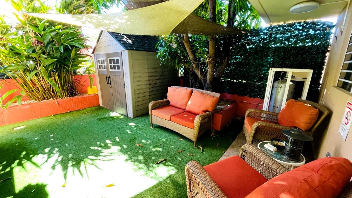 Homey Escape with Patio Access and FREE laundry - Housity