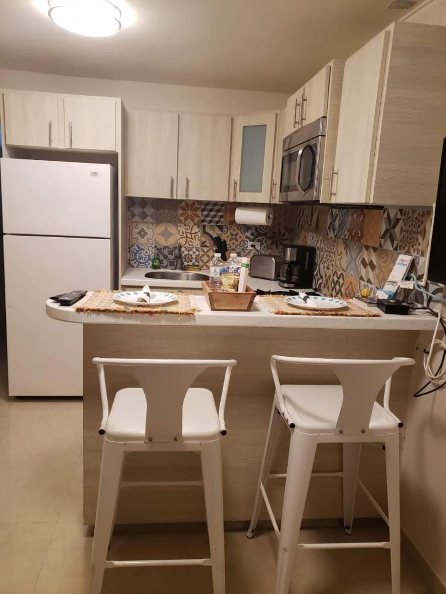 Compact Haven with Private Entrance and FREE Parking and Laundry - Housity
