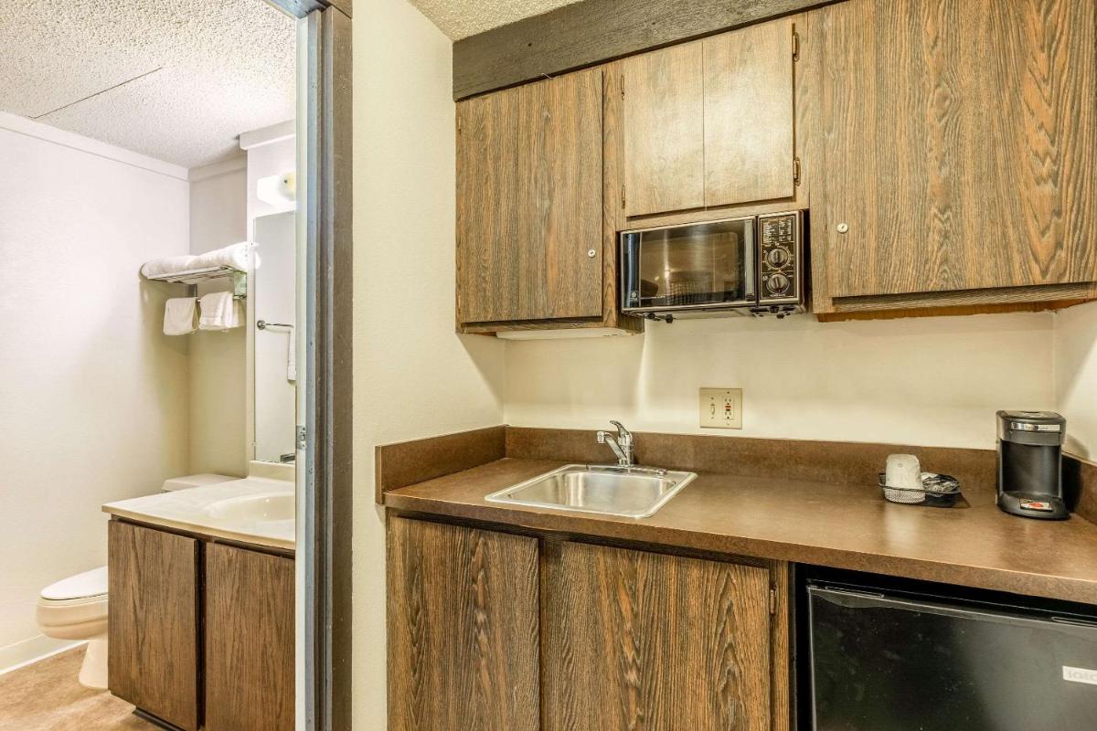 Value Inn Kenosha I-94 - Exit 344 - Housity
