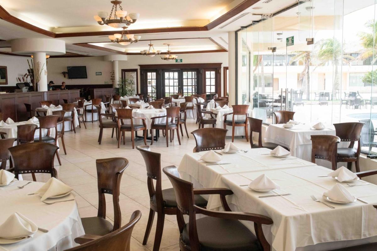 Hotel Arenas del Mar Resort - Housity