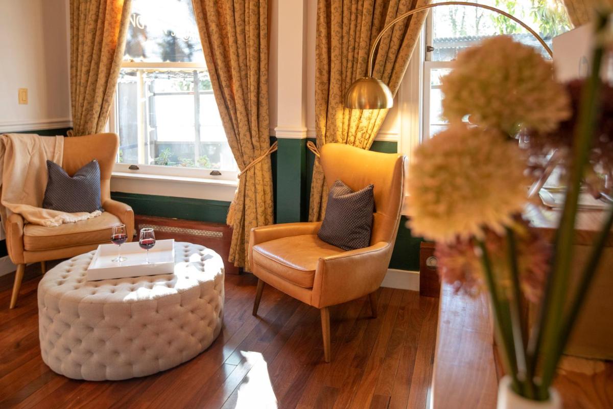 Washington Square Inn - Housity