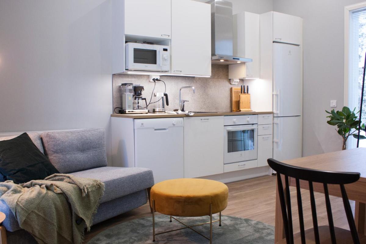 Studio 7, Air-conditioned, 1 free parking, calm own entrance - Hizvo