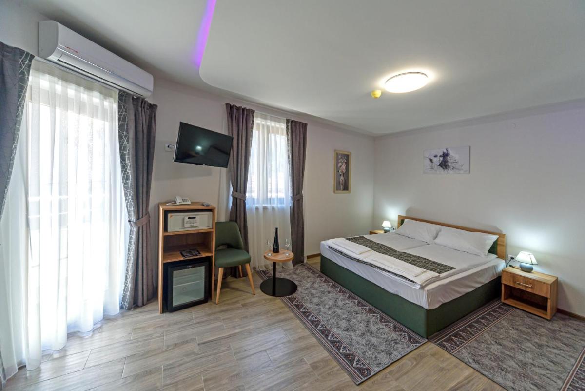 Garni Hotel Mala Moskva - Housity
