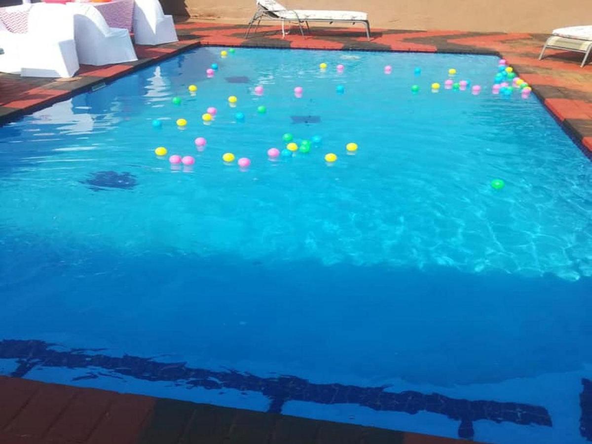 Tshinakie Self Catering Lodge - Housity