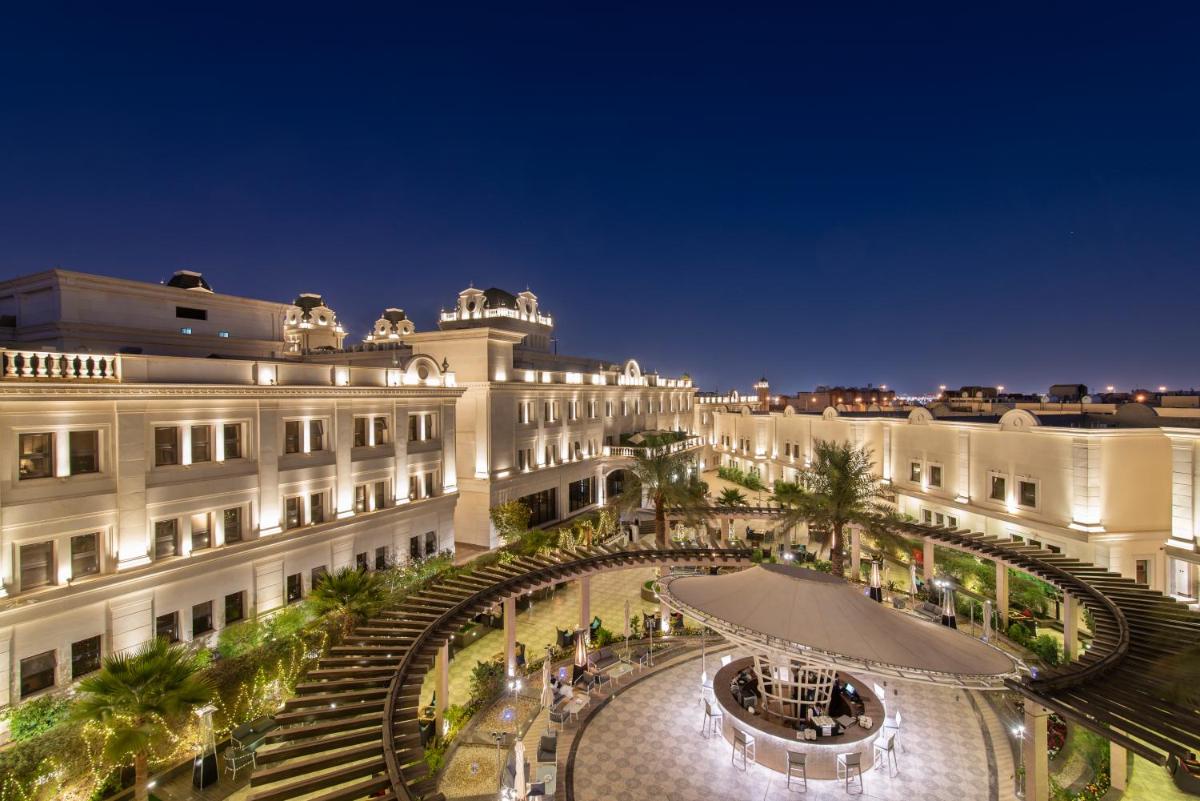 Suitetrails - Vittori Palace Hotel and Residences