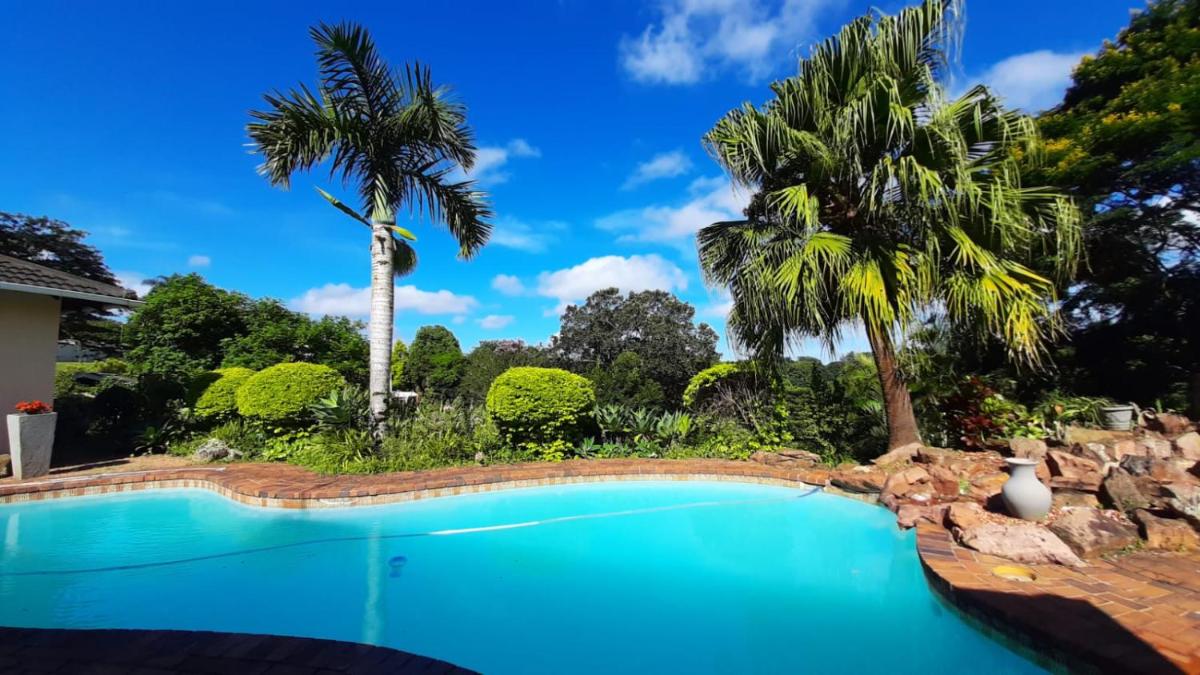 Queenz Bed & Breakfast - Housity