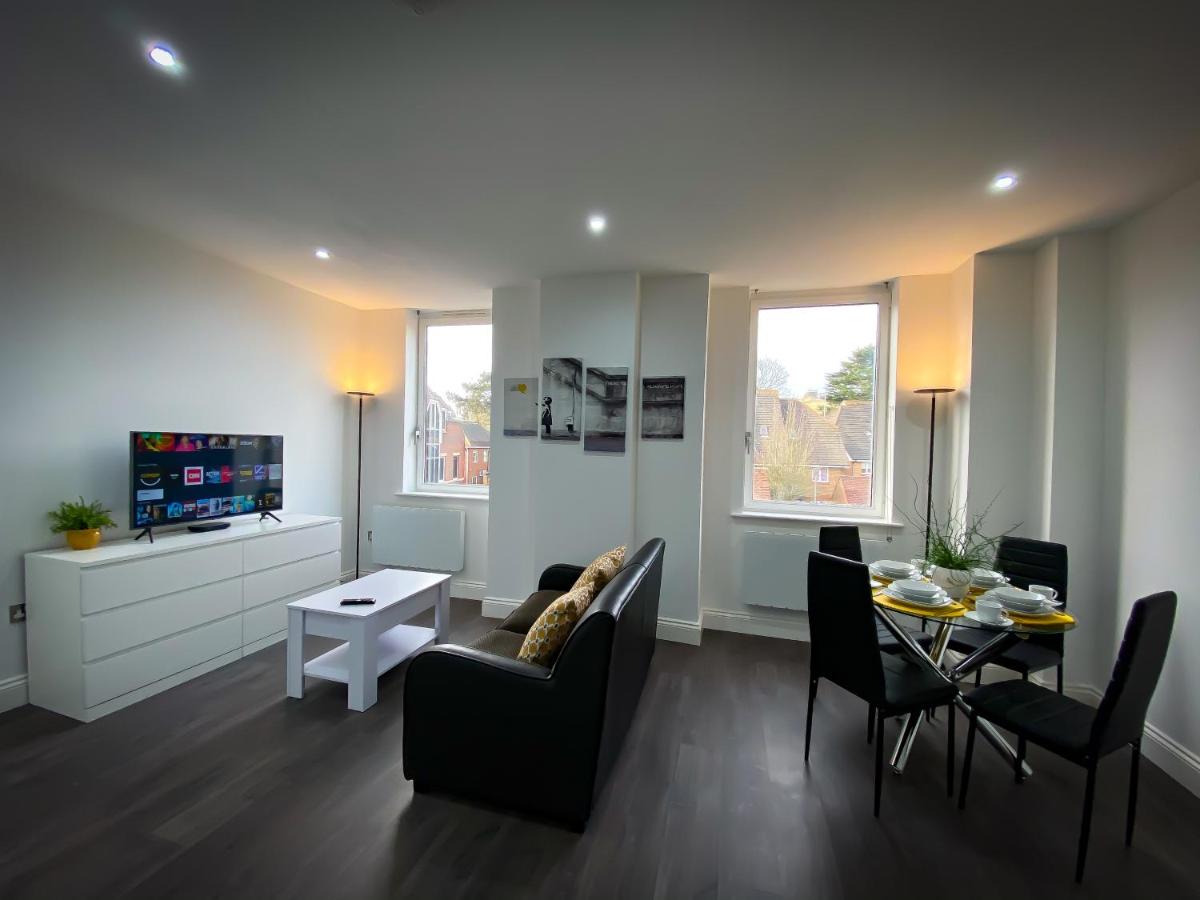 Kings Apartment London - Heart of Town Centre in Immaculate condition - Housity
