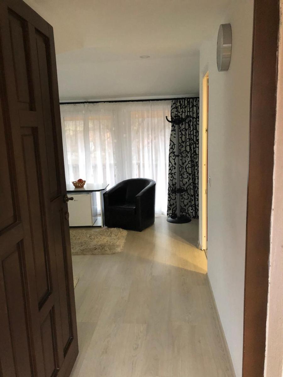 Toni Room - Housity