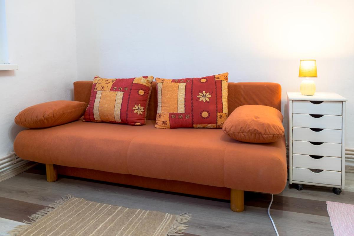 Robert Straja - Housity