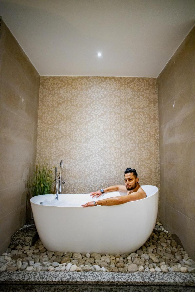 Arushi Boutique Hotel - Housity