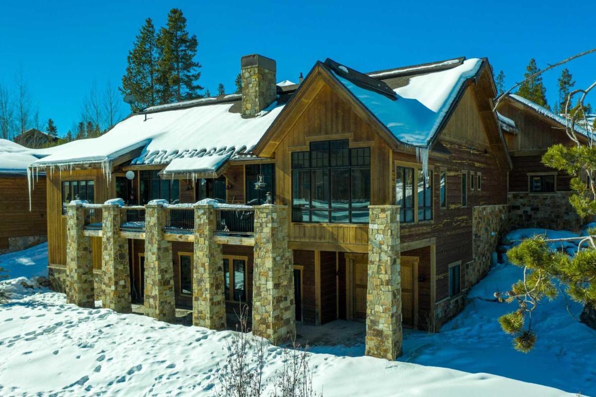 Shadow Mountain Villa - Housity