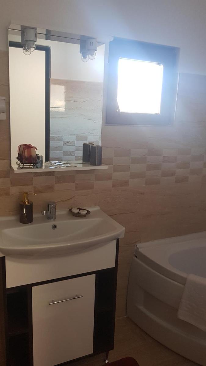 Pensiunea Doina - Housity