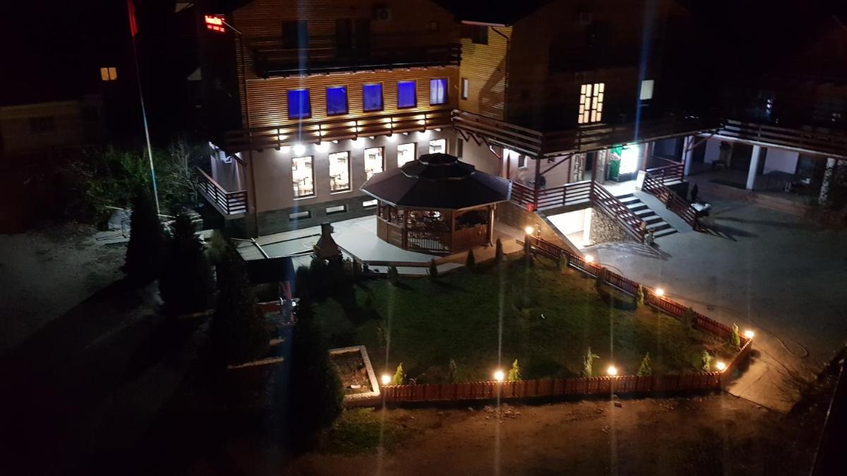 Pensiunea Doina - Housity