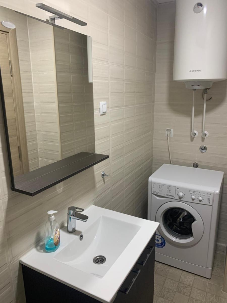 High End Apartments in Diamond Garden Building - Housity