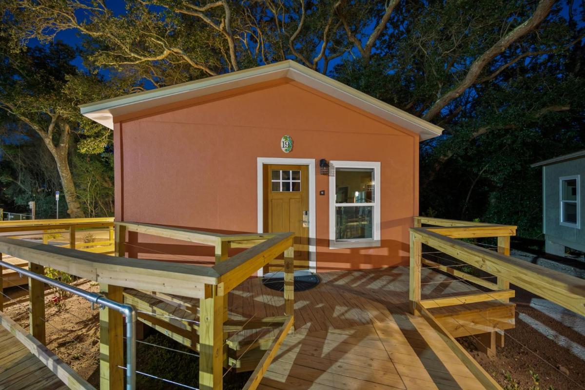 Sea Cottages of Amelia - Housity