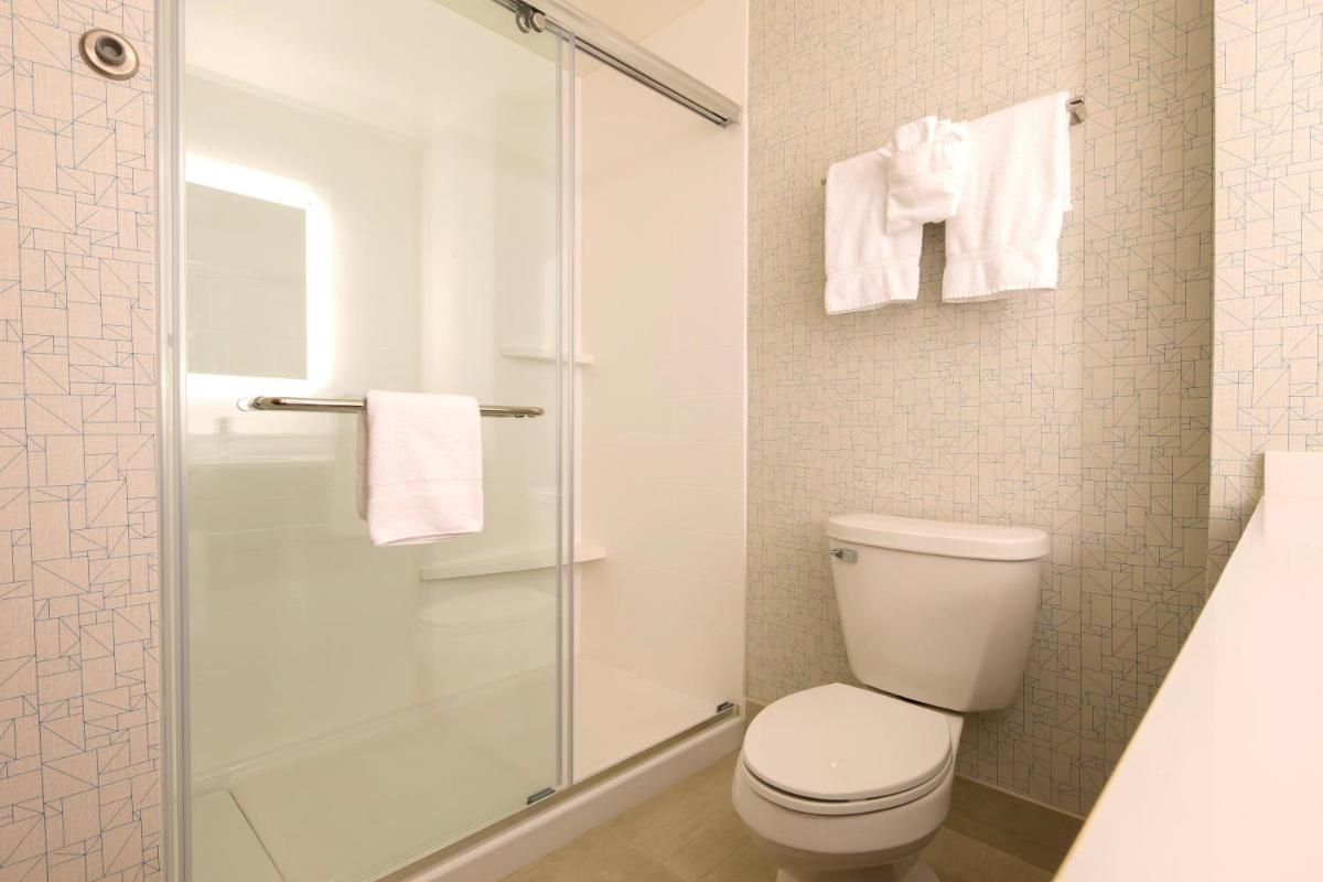 Holiday Inn Express & Suites Monroe by IHG - Housity