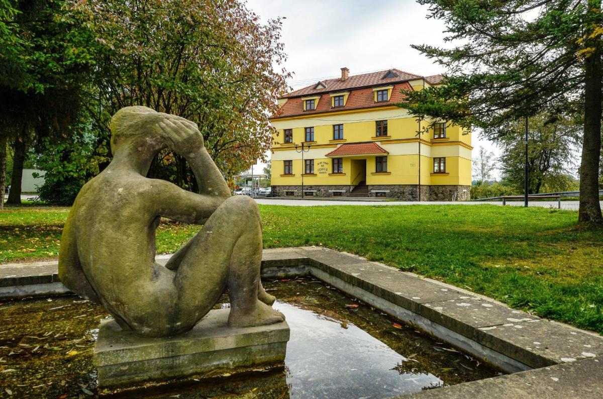 Apartmány Na Seníku - Housity