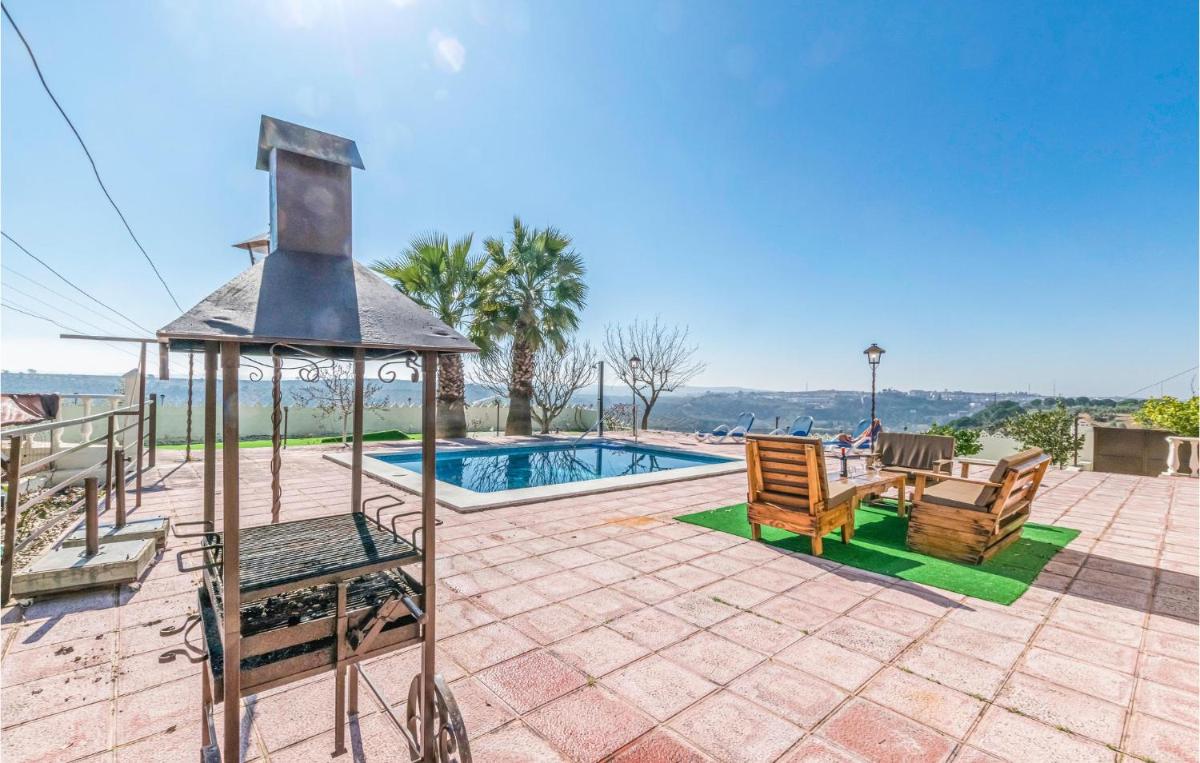 Nice Home In Montoro With Outdoor Swimming Pool - Housity