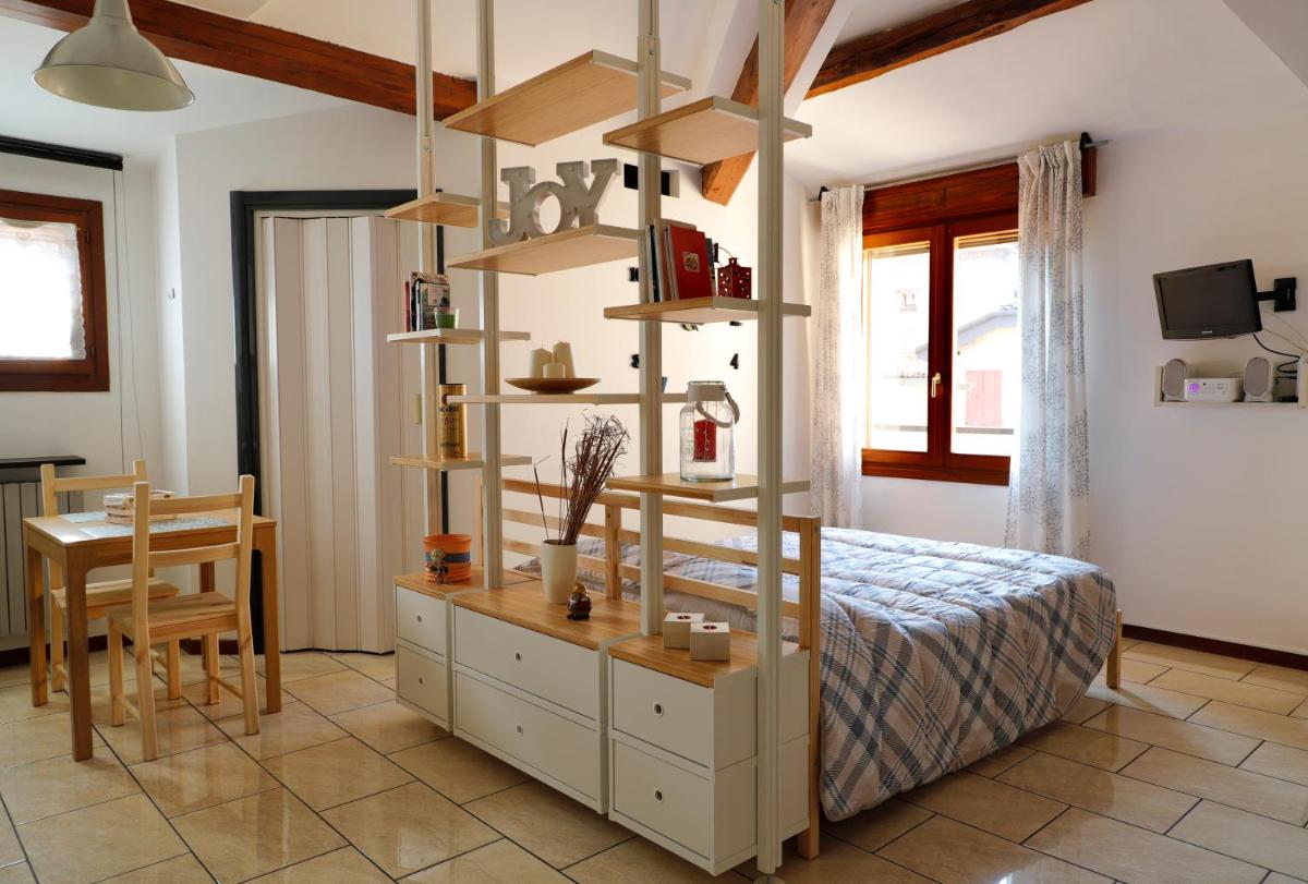 Emily House Vignola - Housity