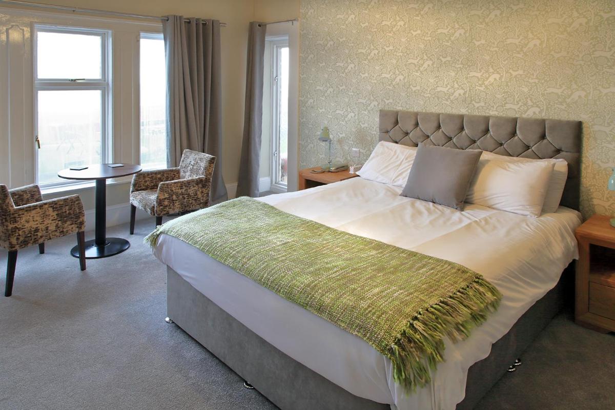 The Marine Hotel - Housity