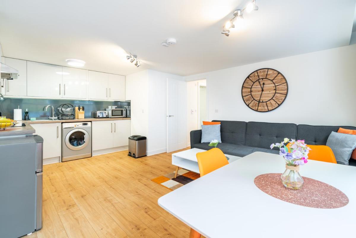 Central Apartment With 55” Smart TV+Netflix - Housity