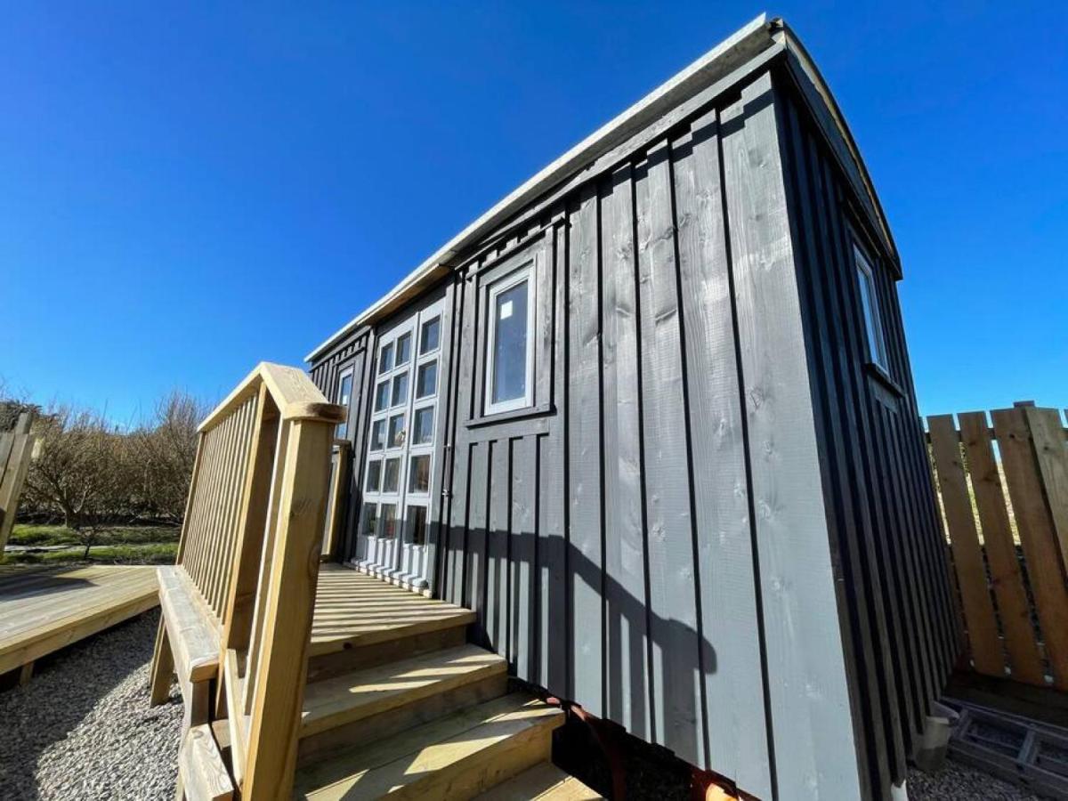 Hidden Hut Secluded Shepherds Hut Titagel - Housity