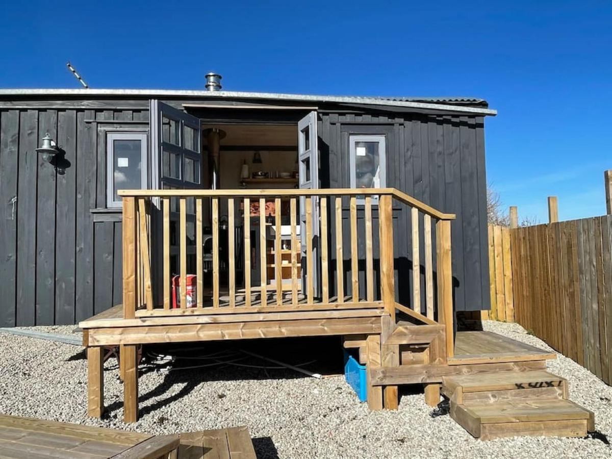 Hidden Hut Secluded Shepherds Hut Titagel - Housity