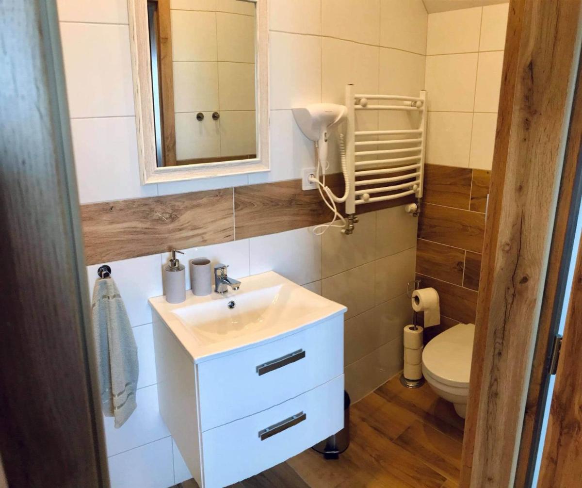 Apartament Przy Potoku - Housity