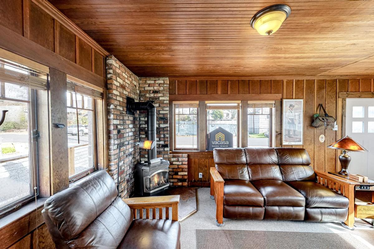 Cottage by the Sea (MCA #1213) - Housity