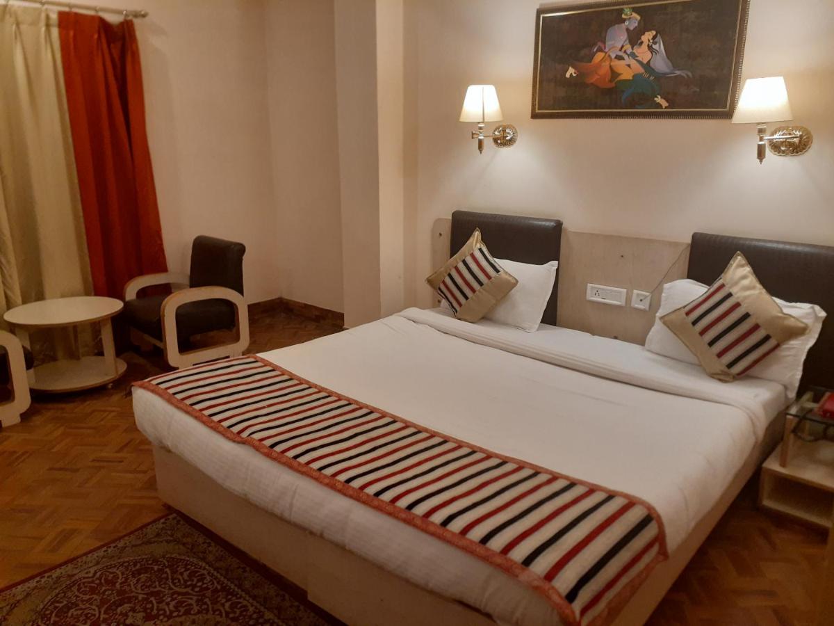 Hotel De Regency - Housity