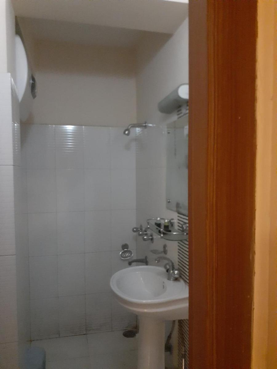 Hotel De Regency - Housity