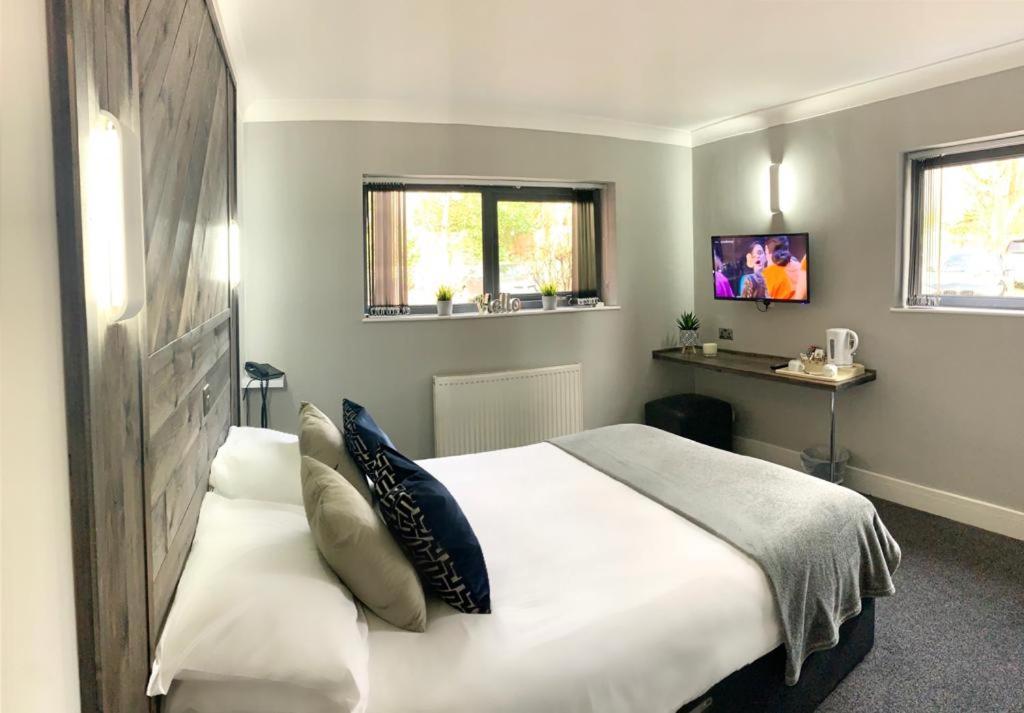 Fairways Lodge & Leisure Club - Housity