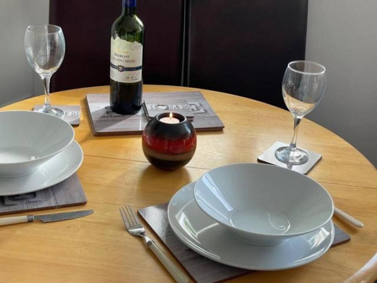 Birkdale Southport Boutique Apartment sleeps 5 - Housity