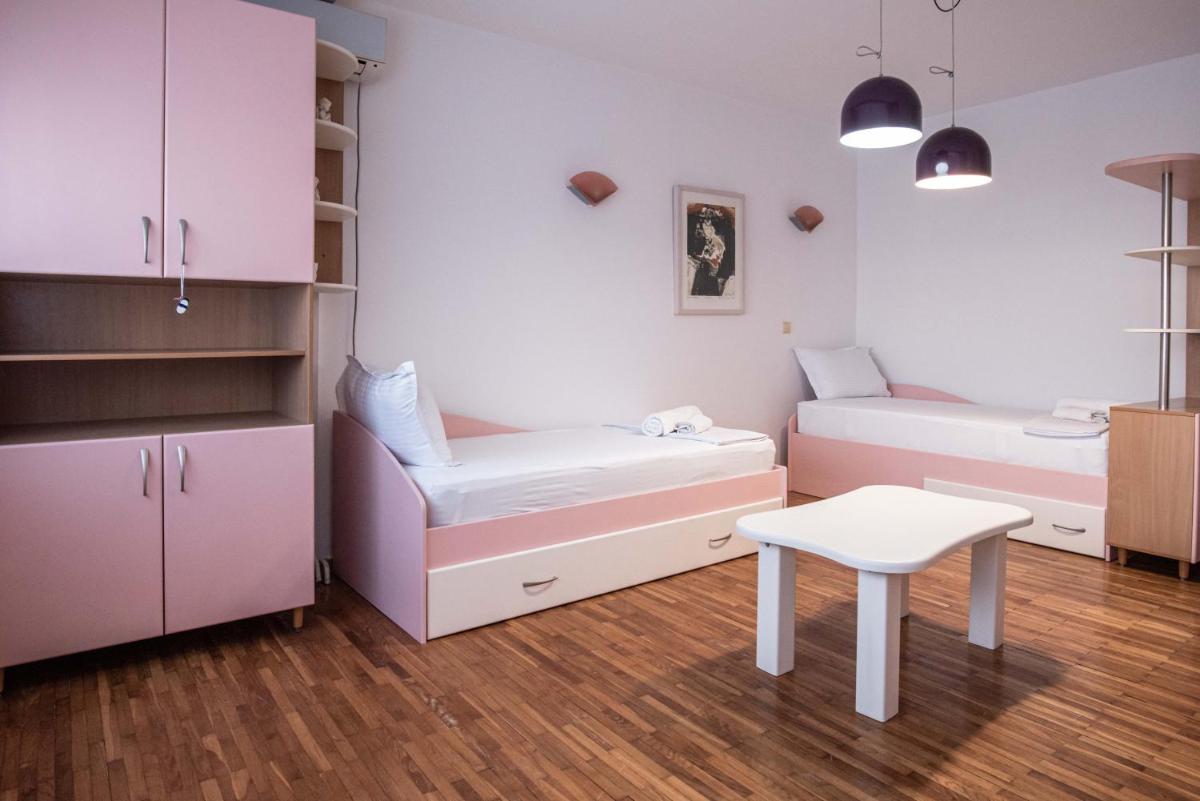 Apartment Emilija - Housity