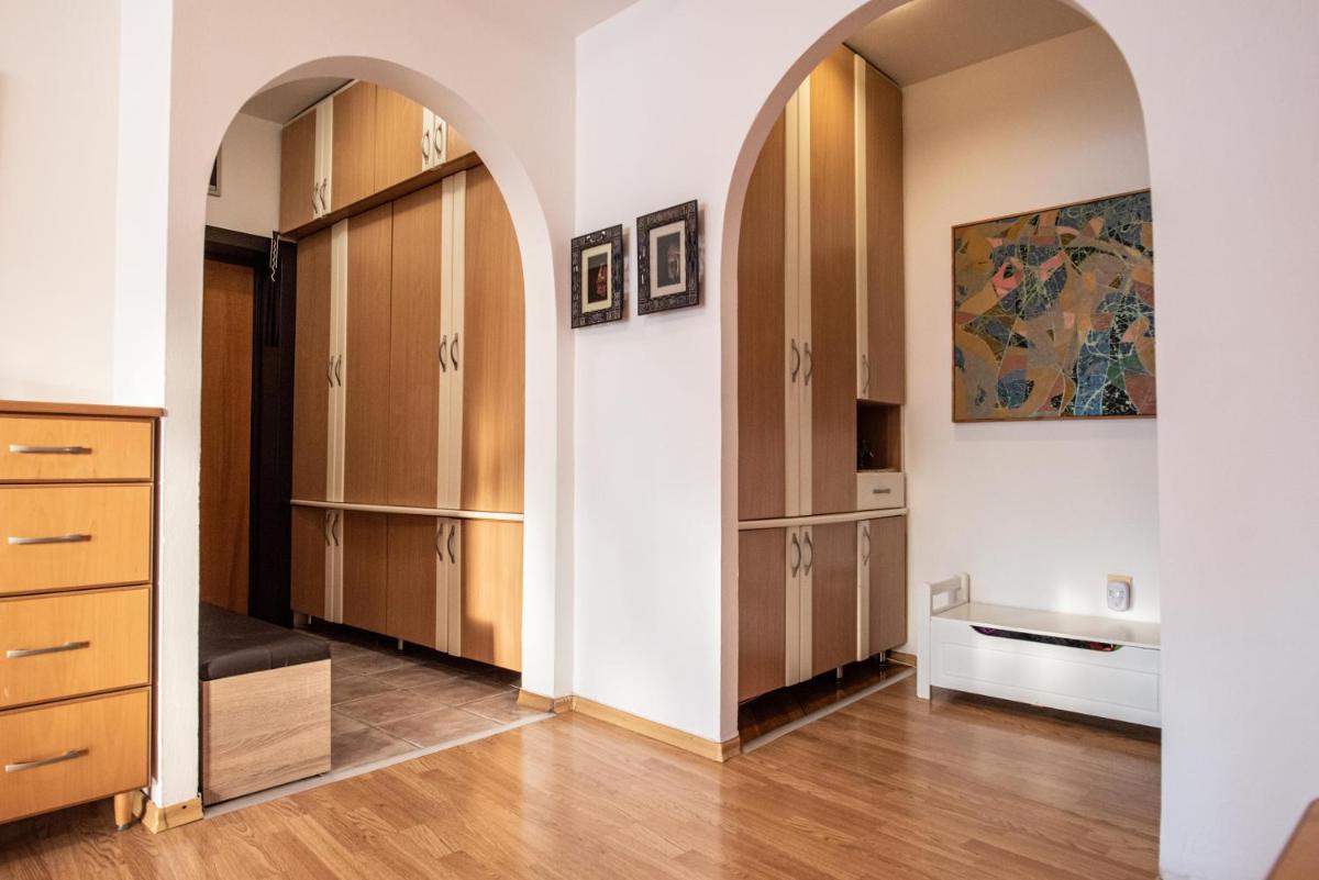 Apartment Emilija - Housity