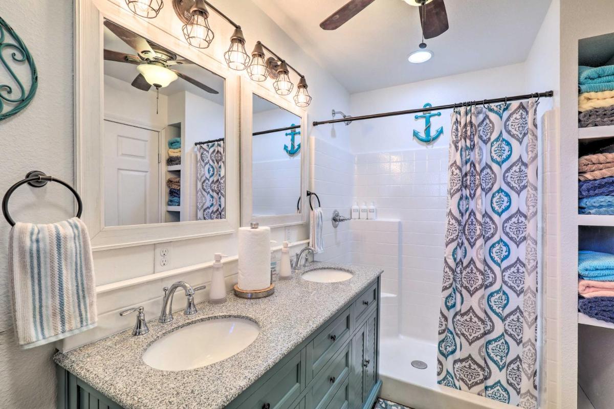 Lakefront Living Private Dock, Deck, and Game Room! - Housity