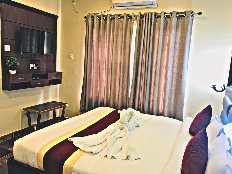 Hotel the Narayani - Housity