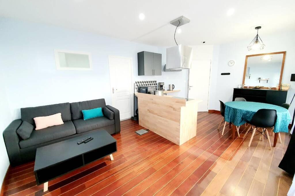 Appartement Lumineux Tout Confort de 33m2 au Centre de Vannes - Housity