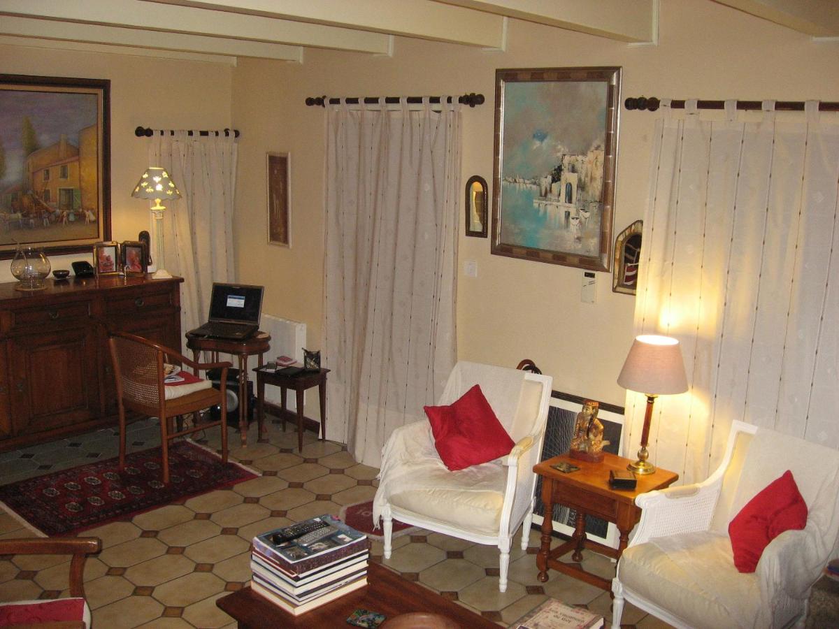 L' Esterlanges SUITE FAMILLE 2 chambres 4 personnes PROCHE PUYduFOU - Housity
