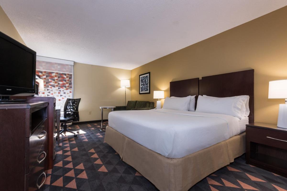 Holiday Inn Lumberton by IHG - Housity