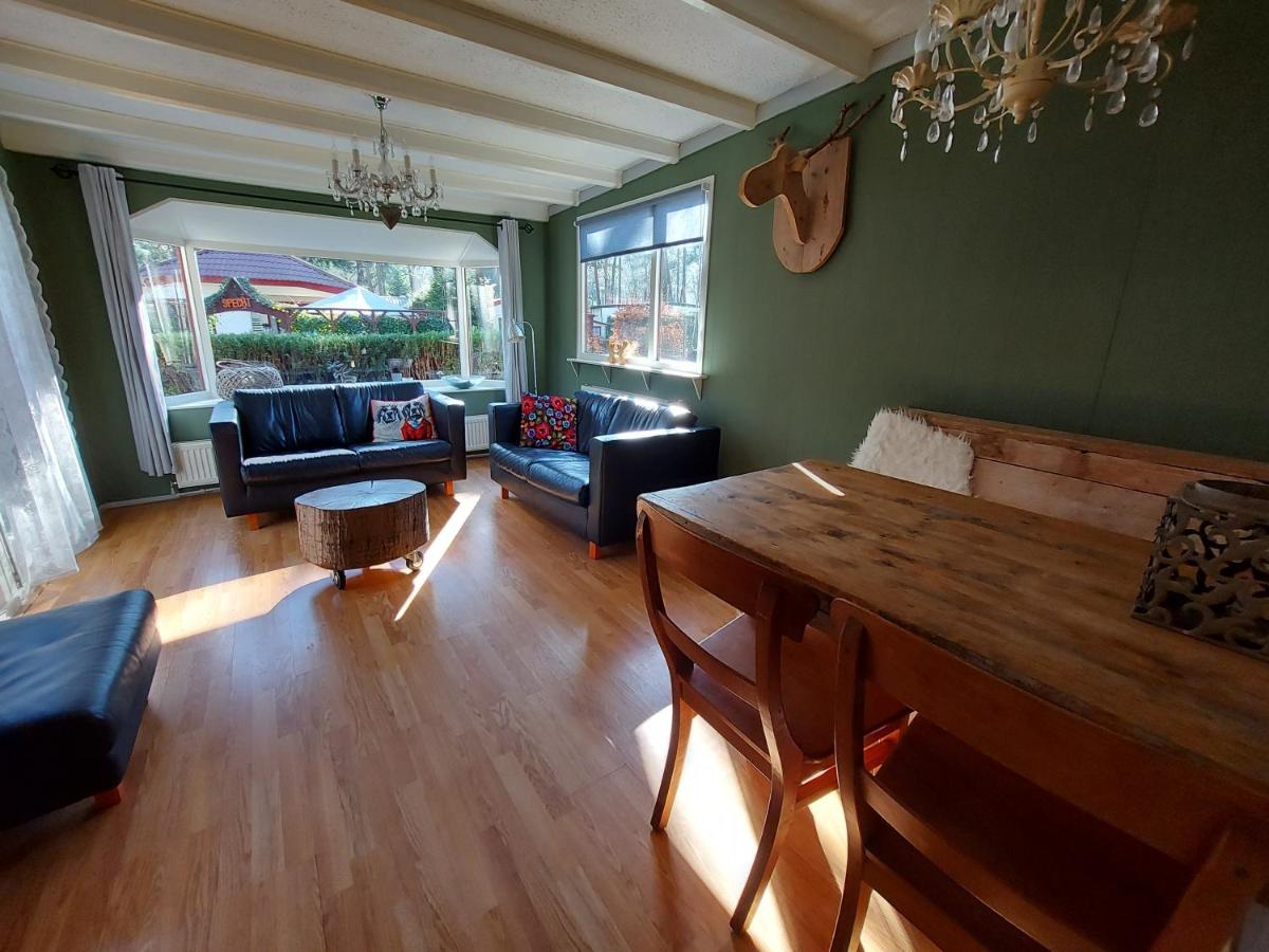 Chalet Hoenderloo Den - Housity