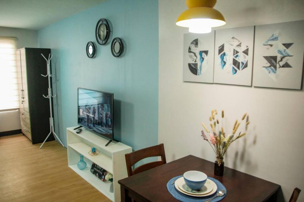 Laurens Crib Staycation in Marilao FREE Parking & WIFI - Housity