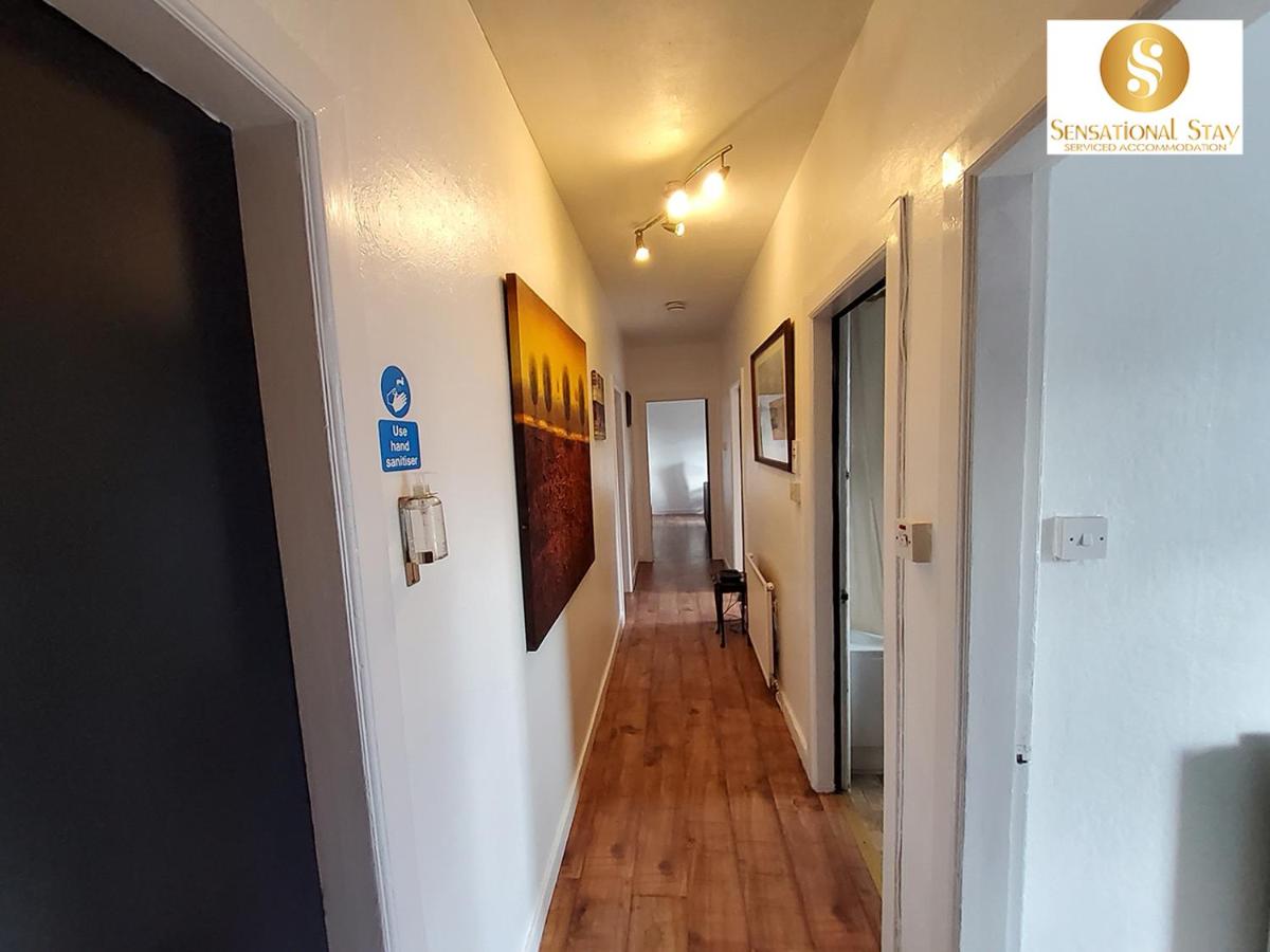 4 Bedroom Apartment By Sensational Stay Short Lets & Serviced Accommodation, Aberdeen , Roslin Street With Free Wi-fi & Netflix - Housity