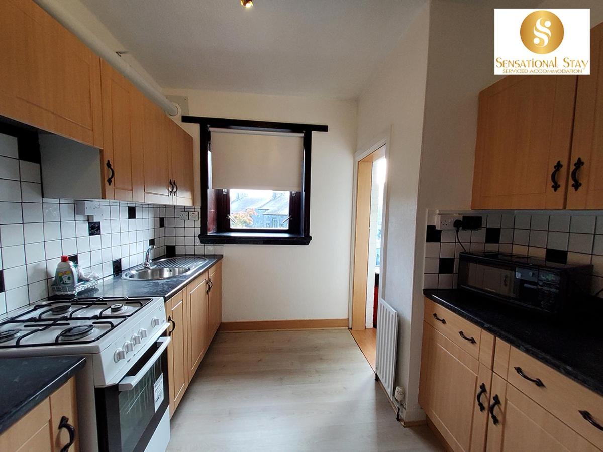 4 Bedroom Apartment By Sensational Stay Short Lets & Serviced Accommodation, Aberdeen , Roslin Street With Free Wi-fi & Netflix - Housity