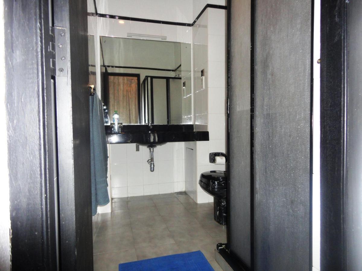 Hotel Country Comfort - Housity