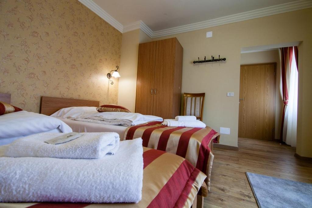 Pension Andronic - Housity