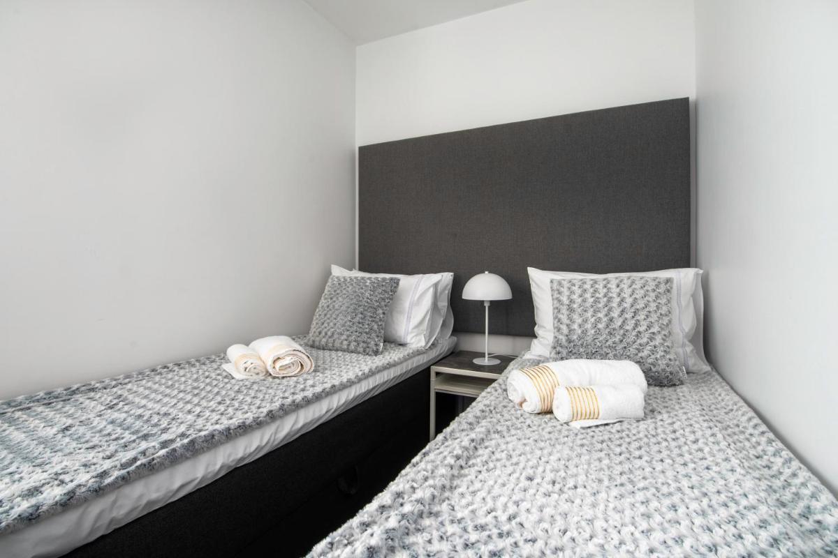 Hillside Apartments Rogoznica - The Penthouse - Housity